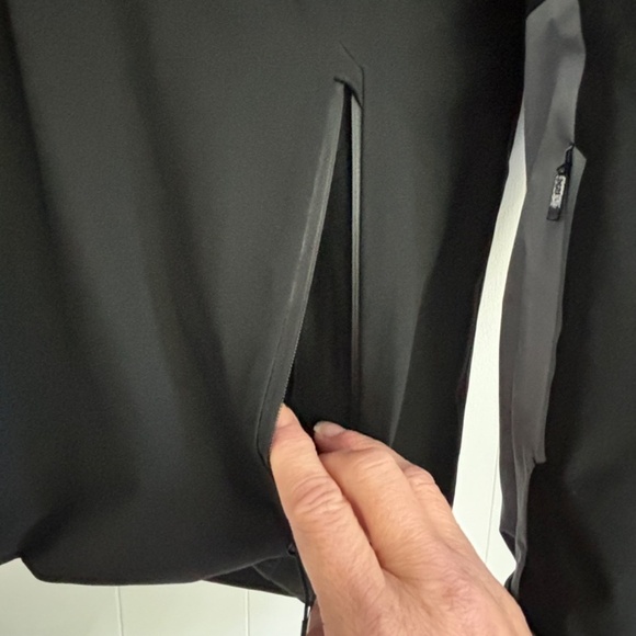 Decathlon Piste 500 down and feather filled black and grey ski jacket size L - Picture 10 of 17